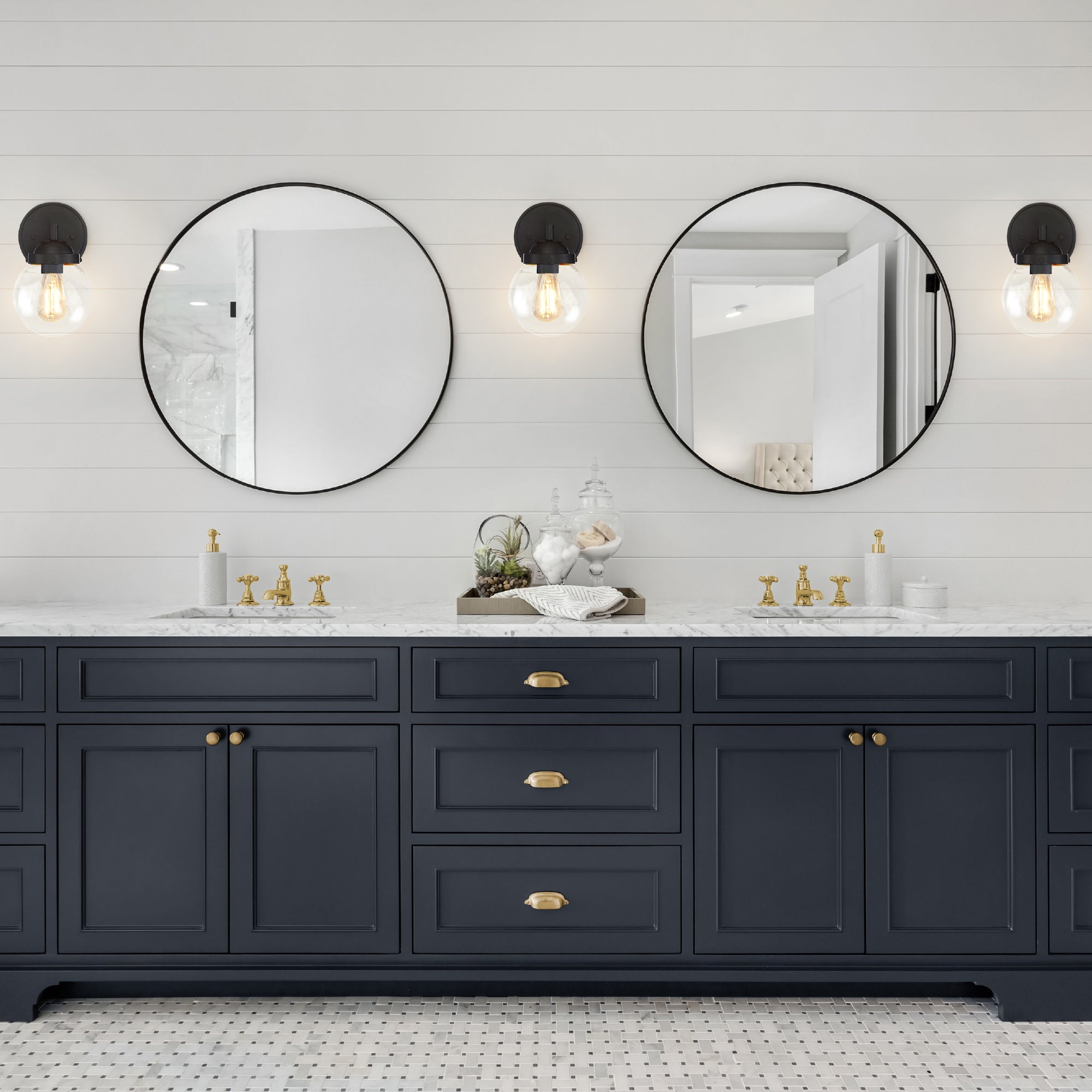 ULTRALUX® 120VAC Transitional Vanity Wall Sconce