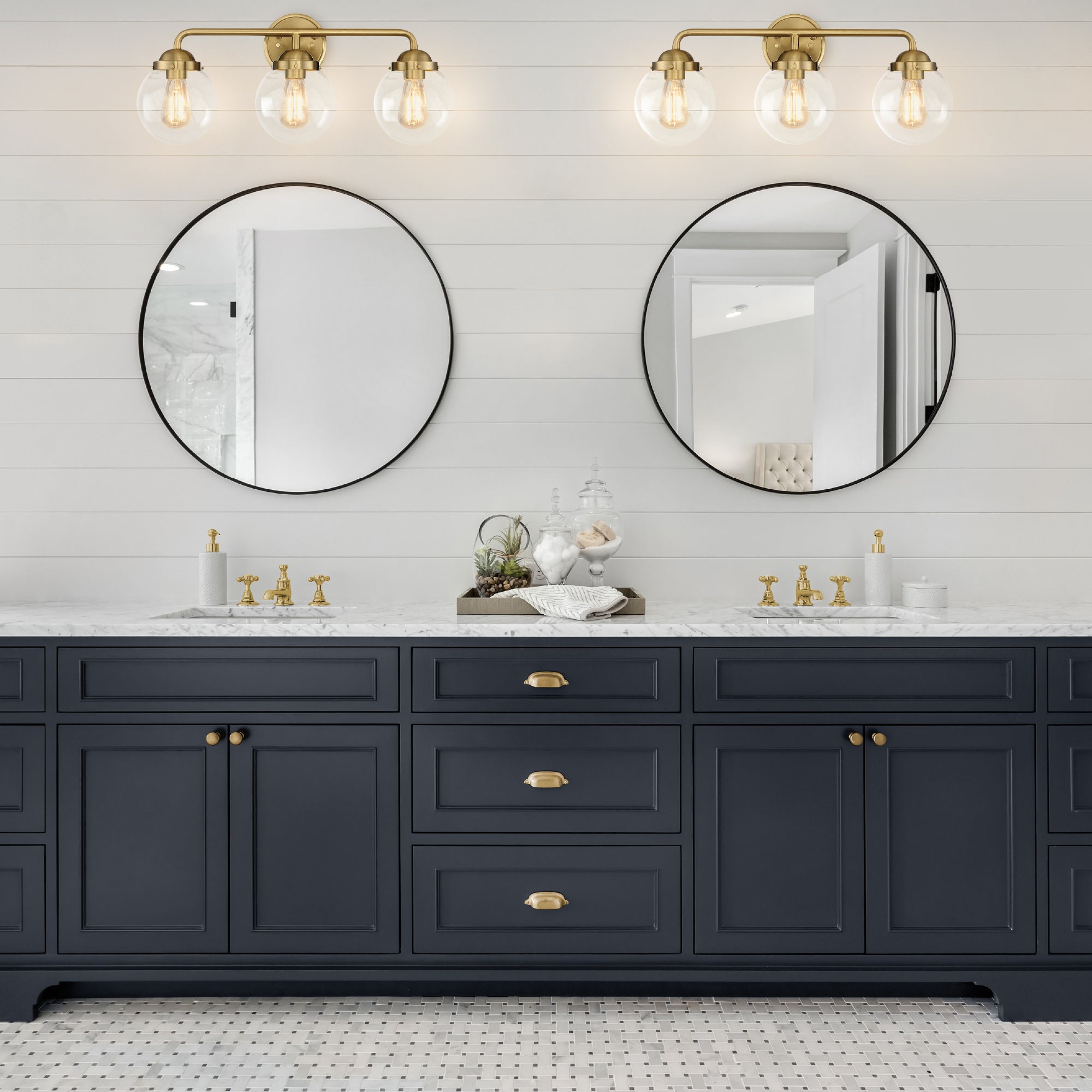 ULTRALUX® 120VAC Transitional Vanity 3-Light