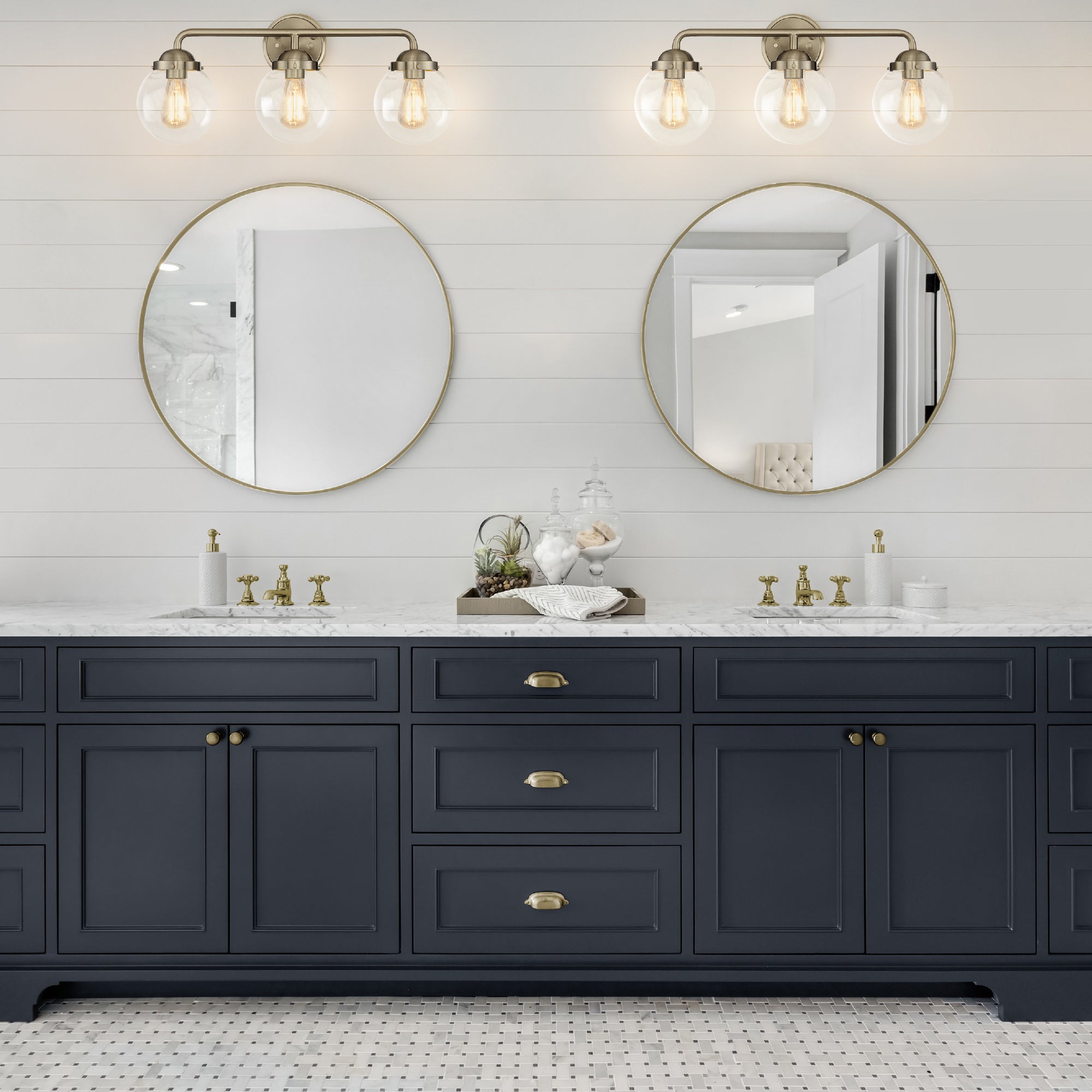 ULTRALUX® 120VAC Transitional Vanity 3-Light