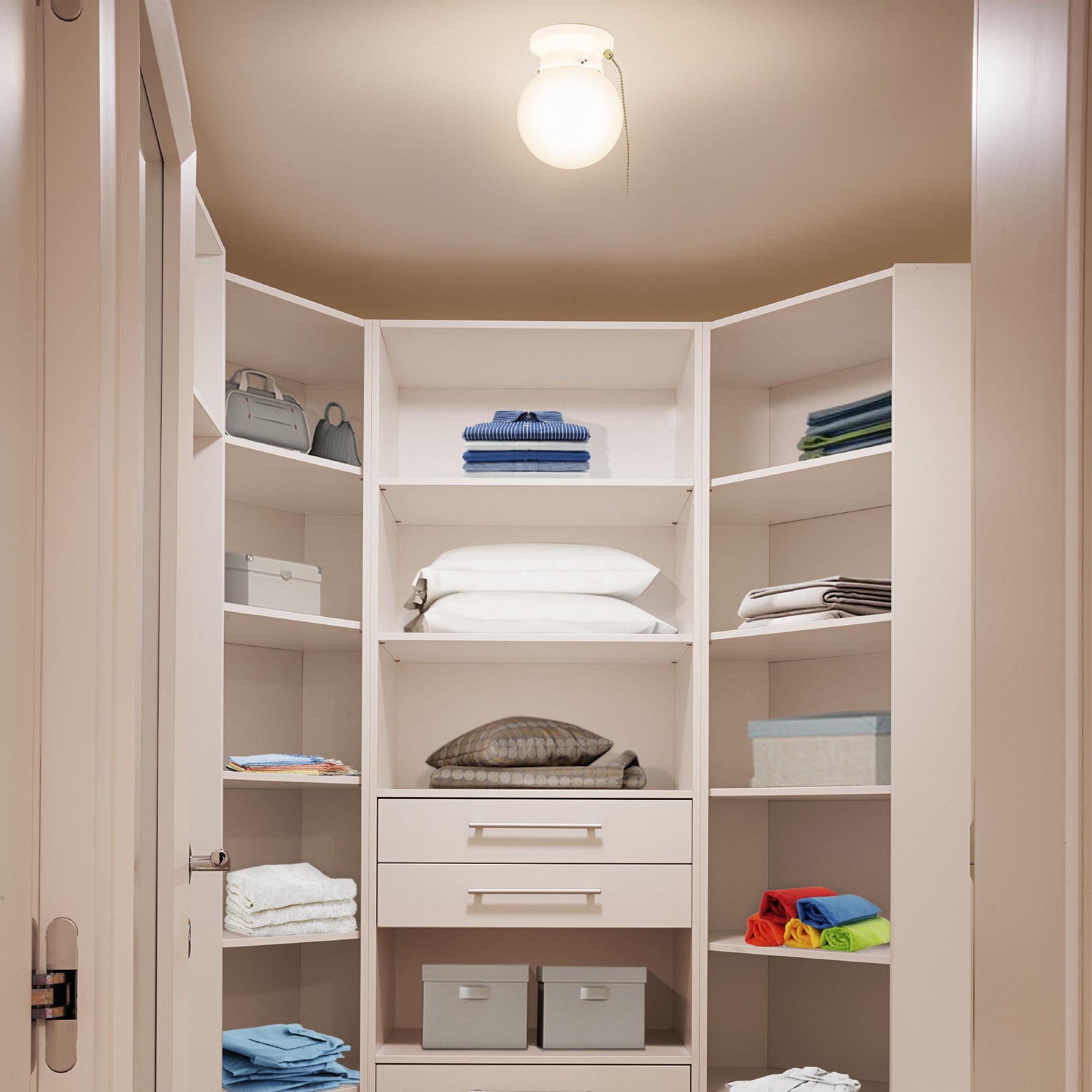 led light with pull chain being used in a closet